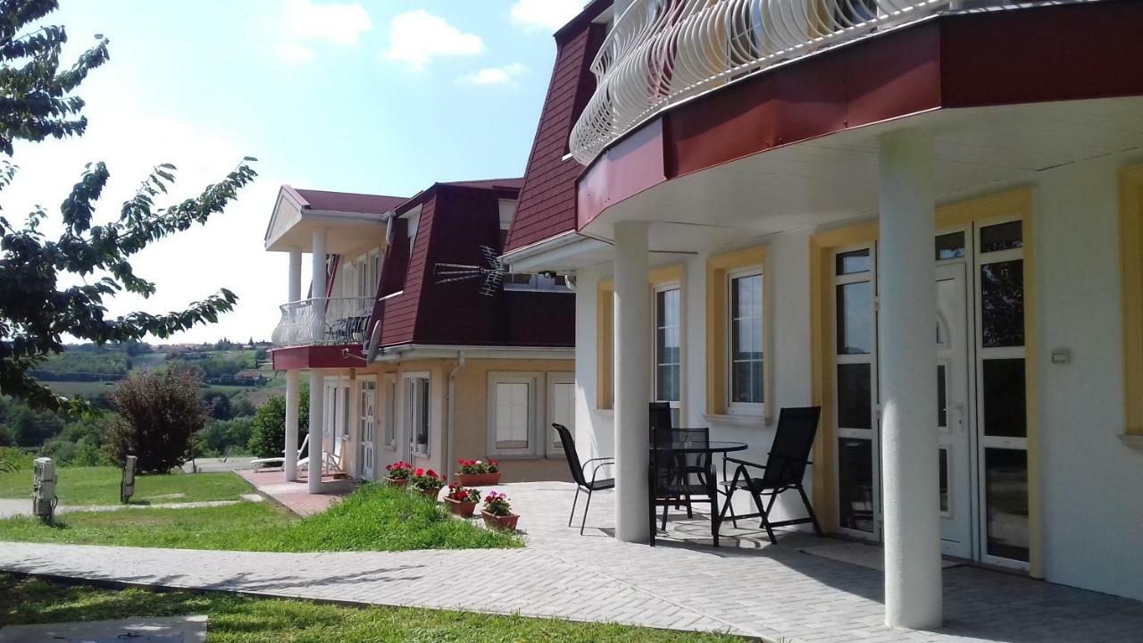 Benelise Apartman Hévíz Εξωτερικό φωτογραφία